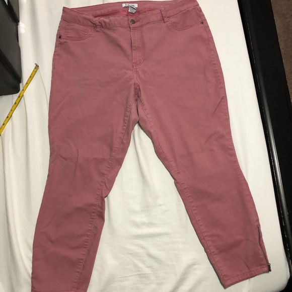 d. jeans Denim - MAUVE JEANS SZ 18W w/zipper ankle & stretch denim